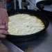 Il dipendente 26enne Giuseppe recupera invece le pagnotte per la focaccia pronte per essere stese nelle teglie piene di olio